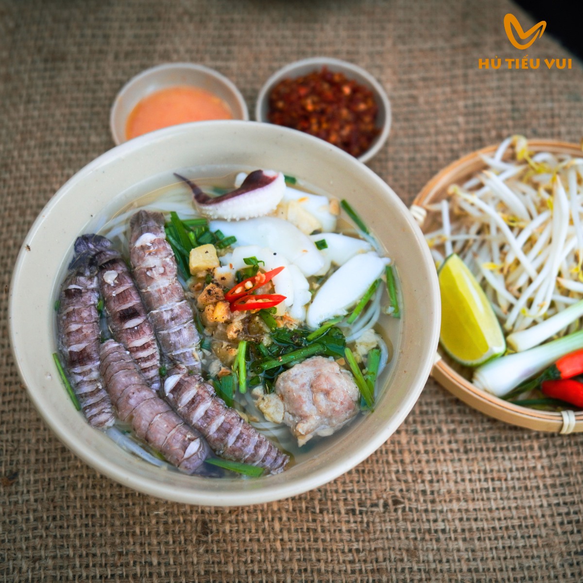 HỦ TIẾU VUI (VUI NOODLE SOUP)